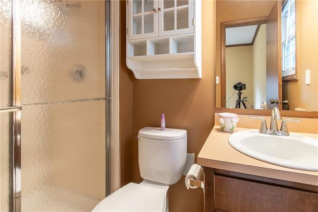 2475 Brookside Drive, Lawrence, KS 66047