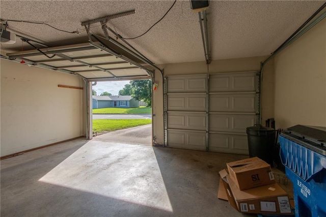2475 Brookside Drive, Lawrence, KS 66047