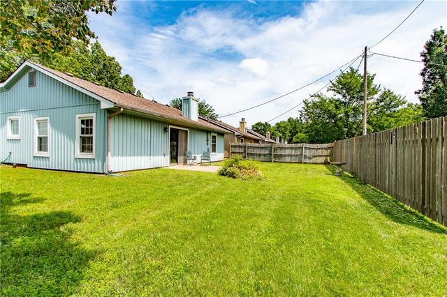 2475 Brookside Drive, Lawrence, KS 66047