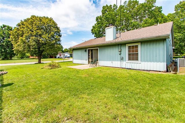 2475 Brookside Drive, Lawrence, KS 66047