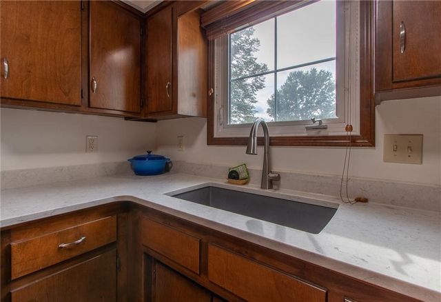 2475 Brookside Drive, Lawrence, KS 66047
