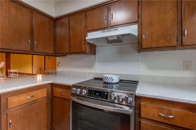 2475 Brookside Drive, Lawrence, KS 66047