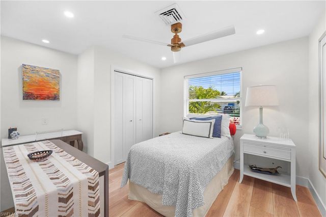 2855 10th ST N, Naples, FL 34103