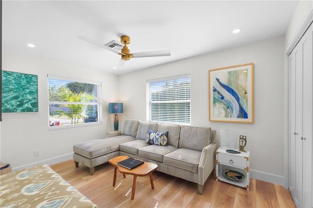 2855 10th ST N, Naples, FL 34103