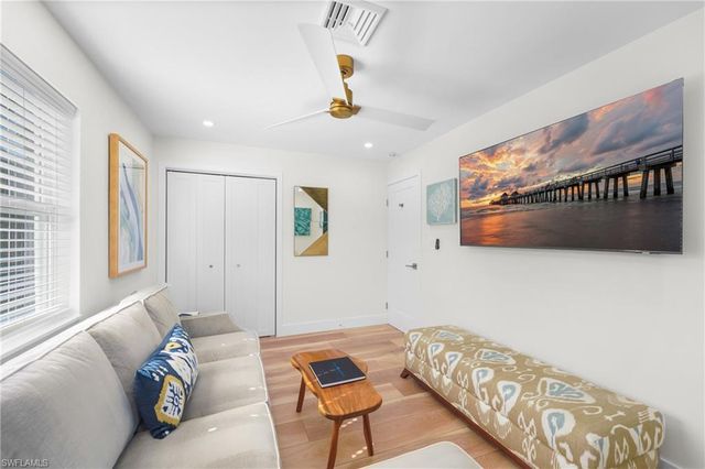 2855 10th ST N, Naples, FL 34103