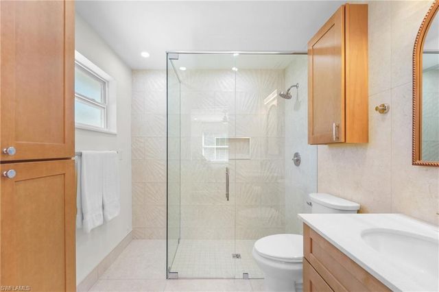 2855 10th ST N, Naples, FL 34103