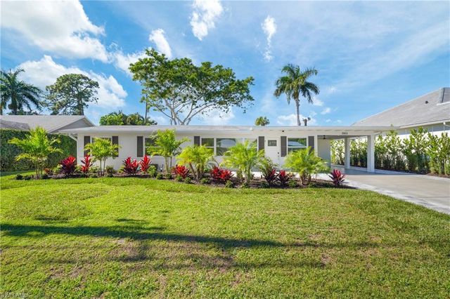 2855 10th ST N, Naples, FL 34103