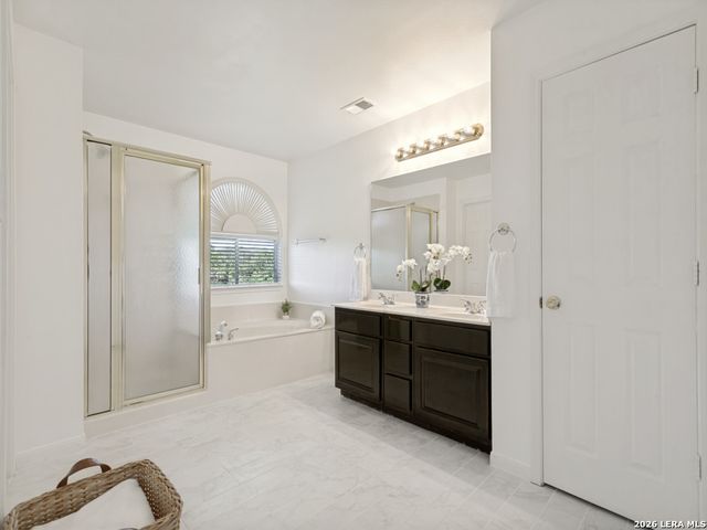2402 Encino Cedros, San Antonio, TX 78259