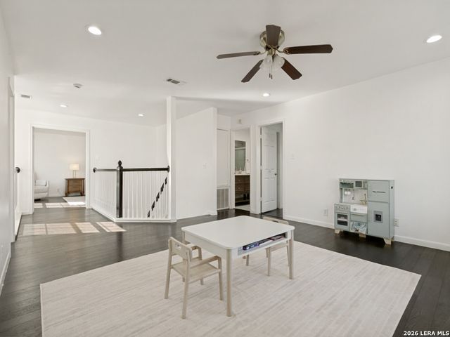 2402 Encino Cedros, San Antonio, TX 78259
