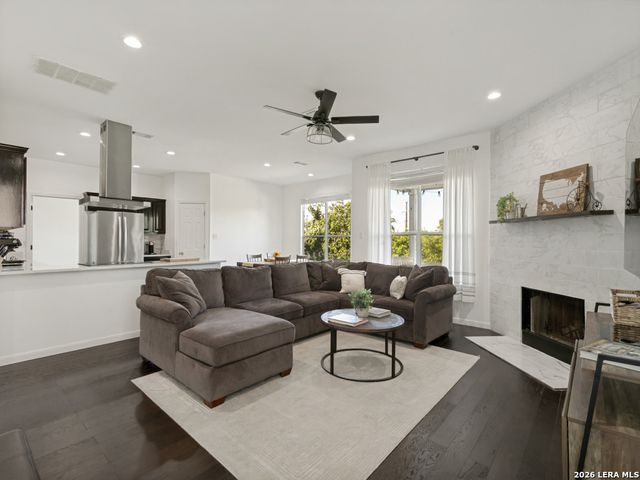 2402 Encino Cedros, San Antonio, TX 78259