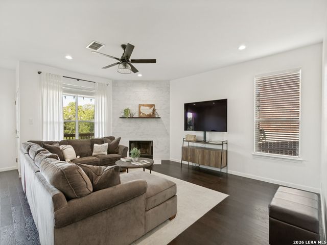 2402 Encino Cedros, San Antonio, TX 78259