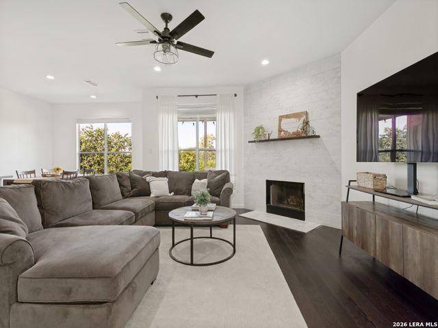 2402 Encino Cedros, San Antonio, TX 78259