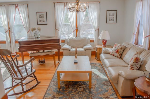 8874 Us Route 9W, Athens, NY 12015