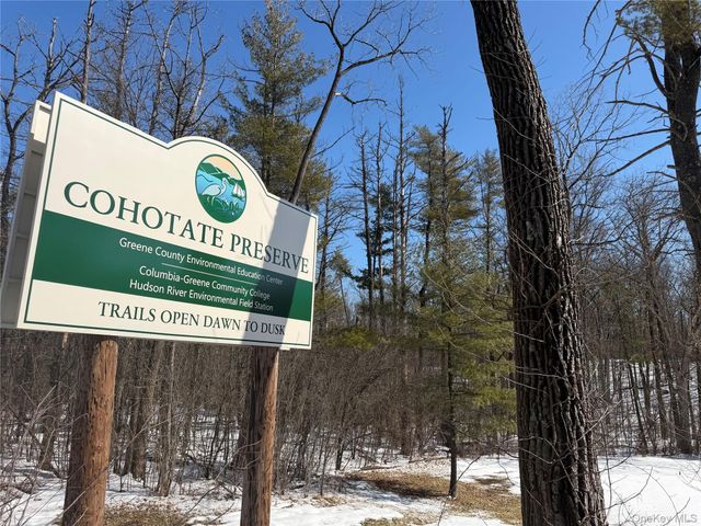 8874 Us Route 9W, Athens, NY 12015