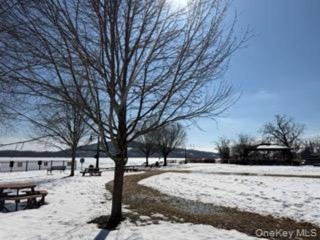 8874 Us Route 9W, Athens, NY 12015