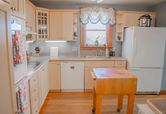 8874 Us Route 9W, Athens, NY 12015