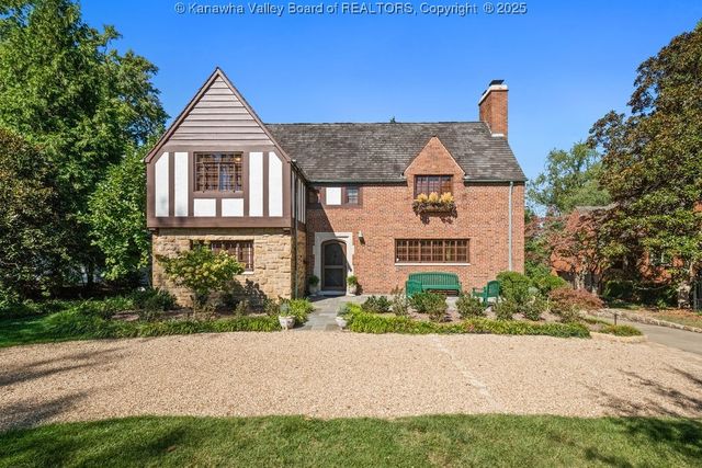 15 Norwood Road, Charleston, WV 25314