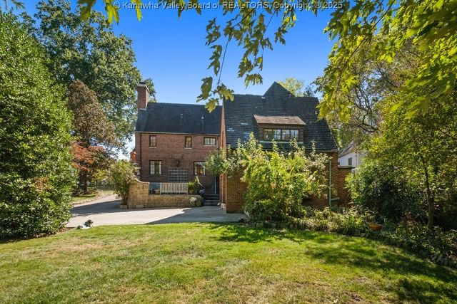 15 Norwood Road, Charleston, WV 25314