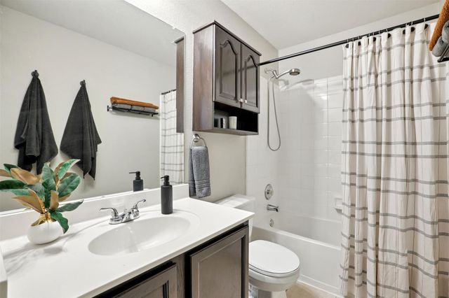 902 Ridgemont CIR, Leander, TX 78641