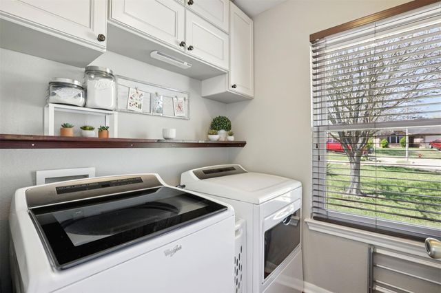 902 Ridgemont CIR, Leander, TX 78641