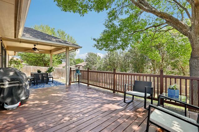 902 Ridgemont CIR, Leander, TX 78641