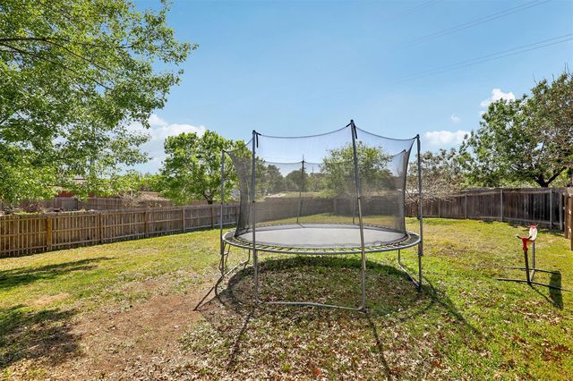 902 Ridgemont CIR, Leander, TX 78641