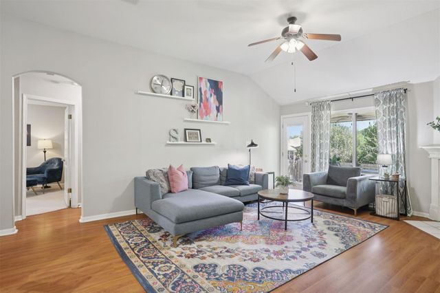 902 Ridgemont CIR, Leander, TX 78641