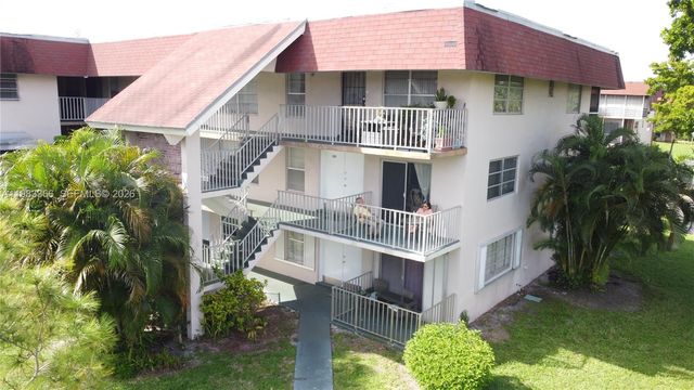 3061 NW 47th Ter 226A, Lauderdale Lakes, FL 33313