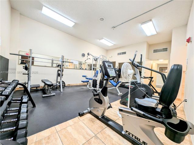 3061 NW 47th Ter 226A, Lauderdale Lakes, FL 33313