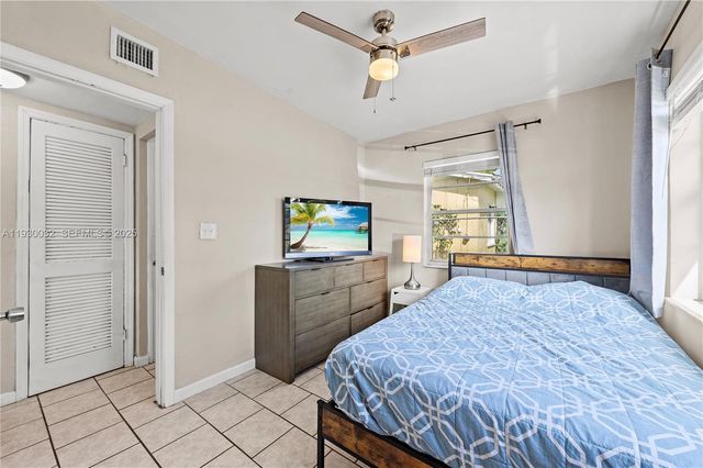 1127 NE 5th Ave 4, Fort Lauderdale, FL 33304