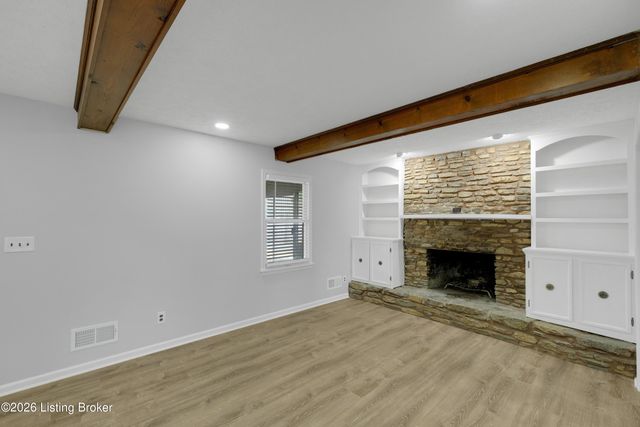 8605 Amerivan Dr, Louisville, KY 40299