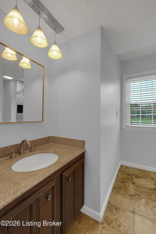 8605 Amerivan Dr, Louisville, KY 40299