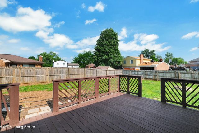 8605 Amerivan Dr, Louisville, KY 40299