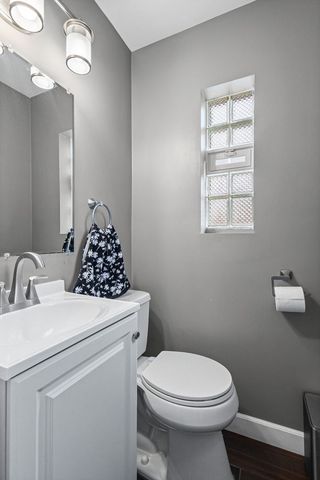 2816 Wenonah Avenue, Berwyn, IL 60402