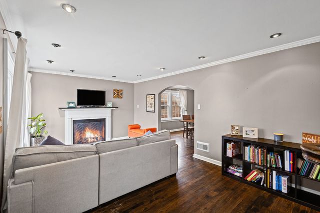 2816 Wenonah Avenue, Berwyn, IL 60402