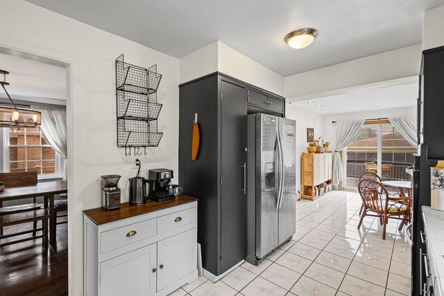 2816 Wenonah Avenue, Berwyn, IL 60402