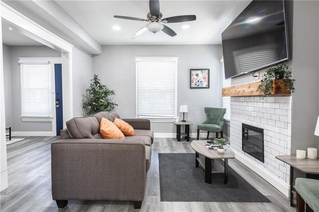 3221 E 11 Street, Kansas City, MO 64127