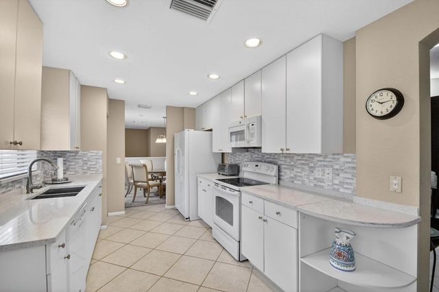 12474 Crystal Pointe Drive 202, Boynton Beach, FL 33437