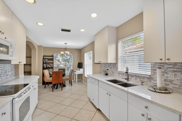 12474 Crystal Pointe Drive 202, Boynton Beach, FL 33437