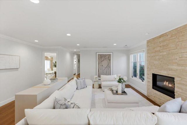 20483 Glen Brae Drive, Saratoga, CA 95070