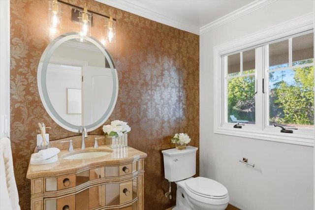 20483 Glen Brae Drive, Saratoga, CA 95070