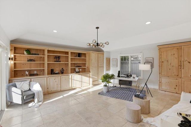 20483 Glen Brae Drive, Saratoga, CA 95070