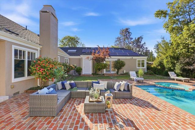 20483 Glen Brae Drive, Saratoga, CA 95070