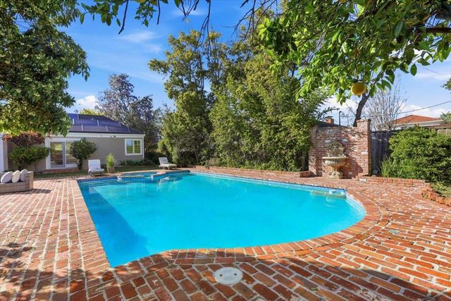 20483 Glen Brae Drive, Saratoga, CA 95070