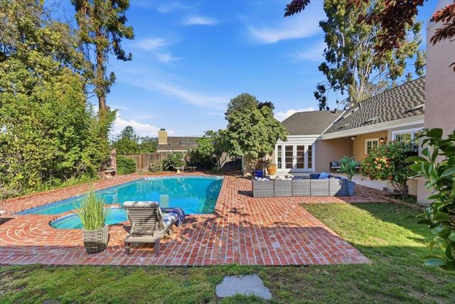 20483 Glen Brae Drive, Saratoga, CA 95070