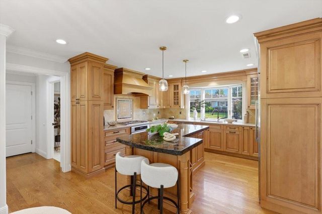 20483 Glen Brae Drive, Saratoga, CA 95070