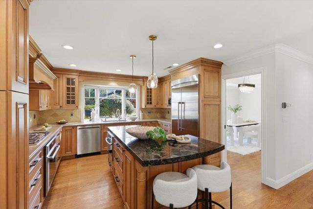 20483 Glen Brae Drive, Saratoga, CA 95070