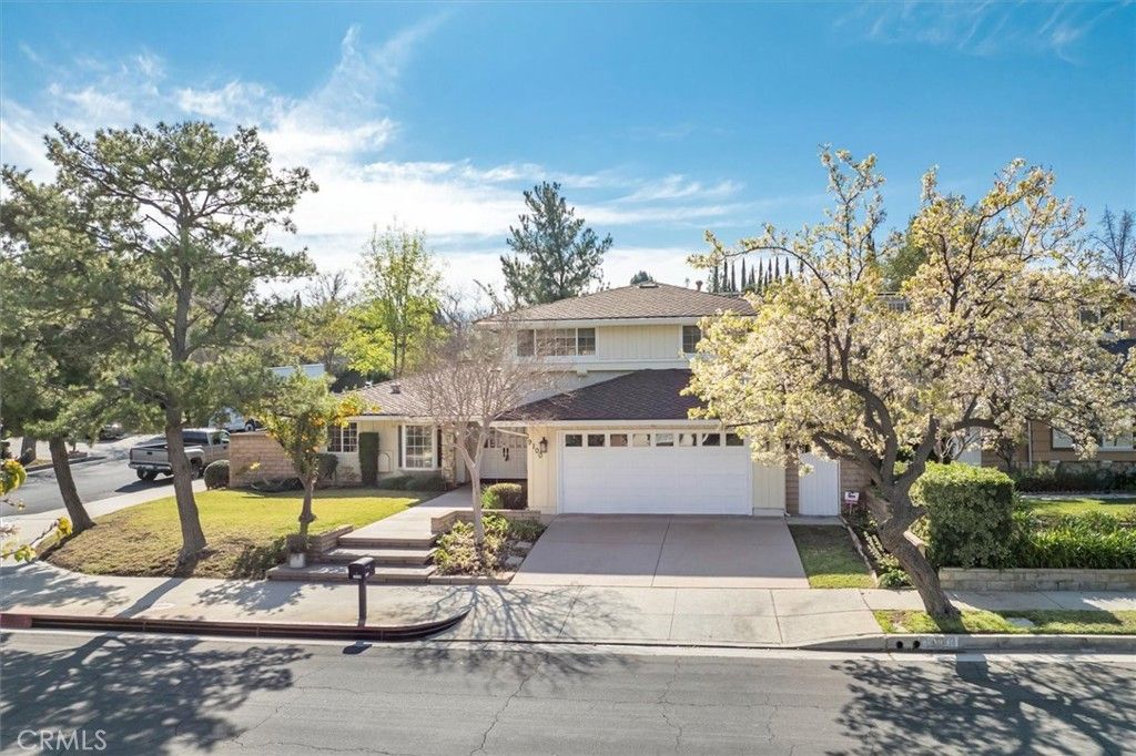 19100 Castlebay Lane, Porter Ranch, CA 91326
