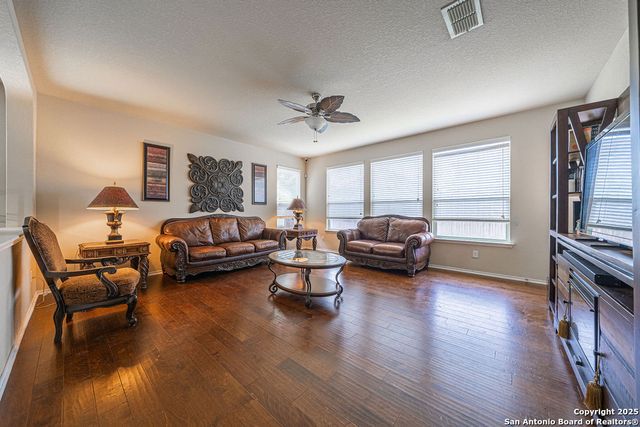 5902 Akin Pl, San Antonio, TX 78261