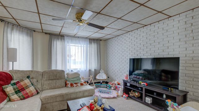 20 Lincoln Avenue, Amsterdam, NY 12010